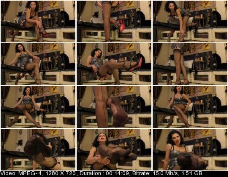 GlamyAnya - Triggered by the nylon (POPPERS) GlamyAnya - Triggered by the nylon (POPPERS)