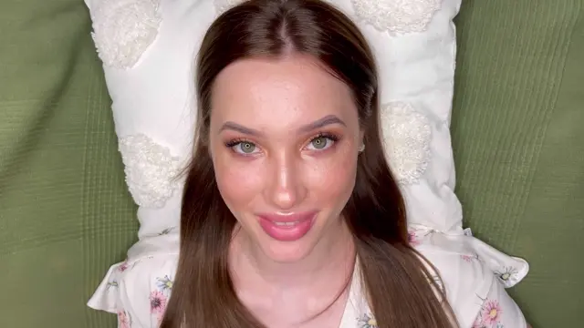 Poster: Goldy Face Fetish with eye gazing