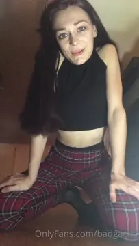 Poster: 582 badgaelle 2020-11-09-5fa9ccf93ee4790df9ace source