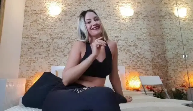 Poster: Goddess Natalie - Buttplug training