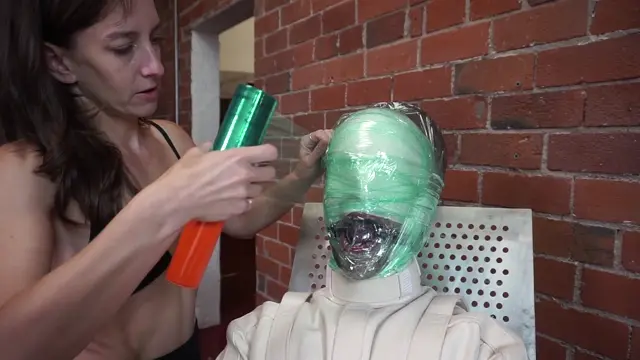 Poster: Elise Graves, Heavybondage4life – Blow Your Own Horn, part one