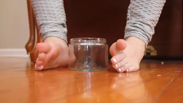 Poster: Kats Captive