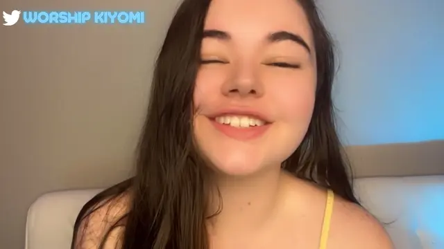 Poster: DarlingKiyomi – Innocent Face Humiliation Encouragement