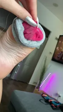 Poster: ExplosiveToes – 5dcdcb1c659bea5e3d91f Poster: ExplosiveToes – 5dcdcb1c659bea5e3d91f