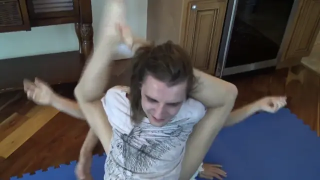 Poster: REALITY GIRLS SCISSORS – MISTRESS POCAHONTAS JONES – POCAHONTAS RETURNS Poster: REALITY GIRLS SCISSORS – MISTRESS POCAHONTAS JONES – POCAHONTAS RETURNS