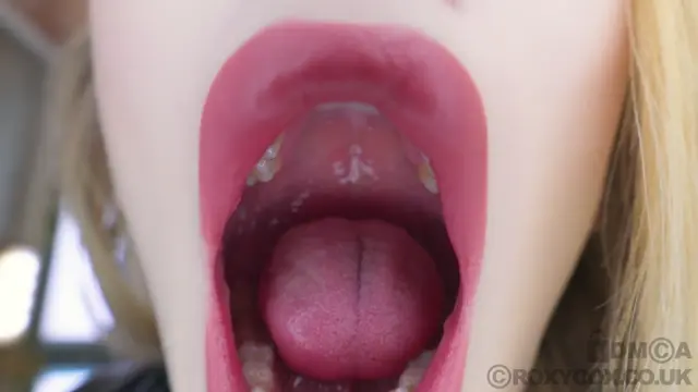 Poster: Roxy Cox – Greedy Vore Giantess Chews Little Man