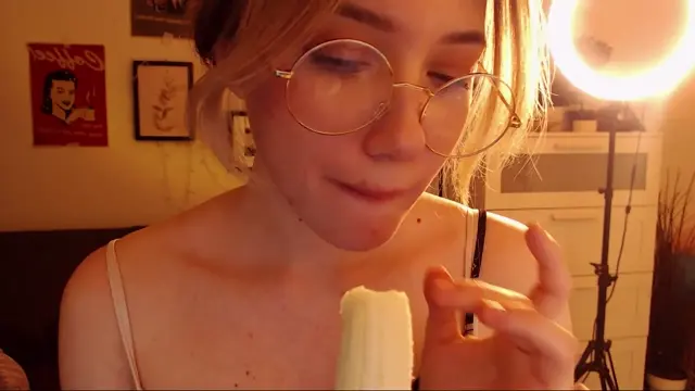 Poster: Retro girl eating banana