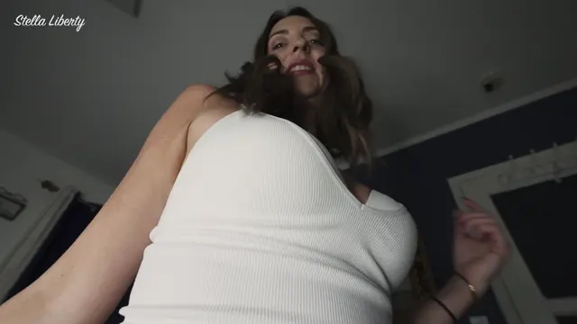 Poster: Stella Liberty – Kiss Me and Shrink