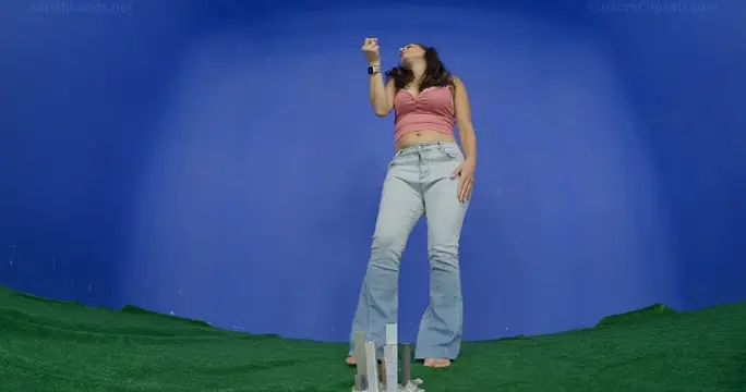 Poster: GiantessZone Clips – Jamie Is A Mega Stepmom