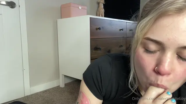 Poster: valeriewhitebby 271220212313271828 self worship Poster: valeriewhitebby 271220212313271828 self worship