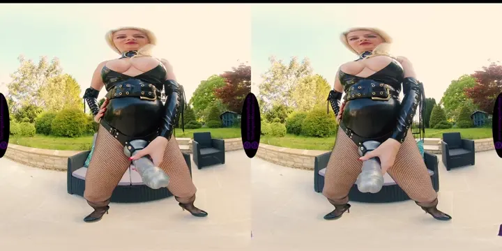 Poster: The English Mansion – Lady Sara Borgia – Outdoor Oral Obedience – VR