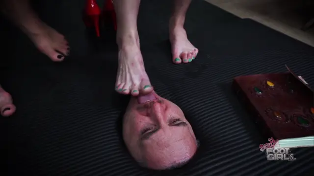 Poster: Holidays in hell - Night Before Xmas