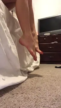 Poster: bowdown2chelsea 10-12-2019 Dangling my feet