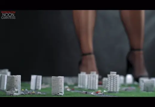 Poster: NOON Giantess – AND THE SKY IS GREY Poster: NOON Giantess – AND THE SKY IS GREY