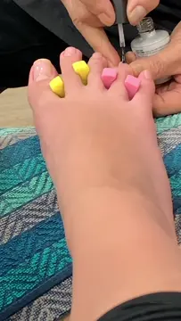 Poster: feetbysvett 03-11-2019 Do you think she likes her job Would you love your job if you were her Yes I think so. The